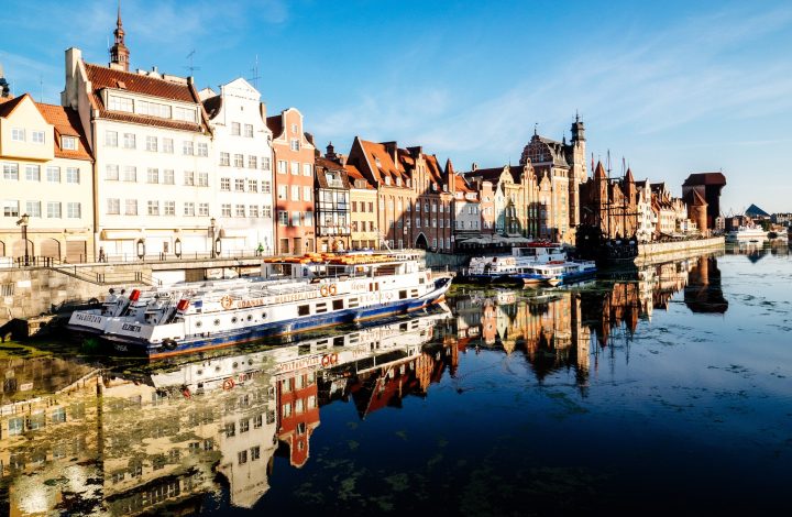 Gdansk sunrise, Photo by Andrea Anastasakis on Unsplash